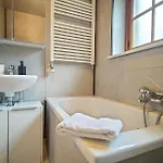 5 Bedroom Stunning In Hébergement de vacances Rochehaut