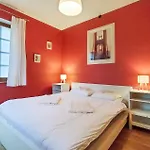 5 Bedroom Stunning In Hébergement de vacances *