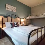 5 Bedroom Stunning In Hébergement de vacances