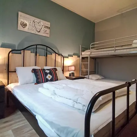 5 Bedroom Stunning In Holiday home