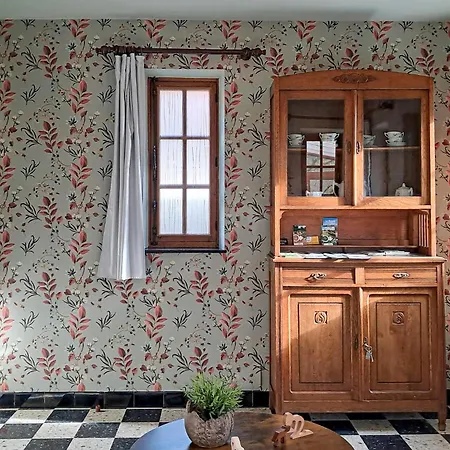 Hébergement de vacances 5 Bedroom Stunning In Rochehaut